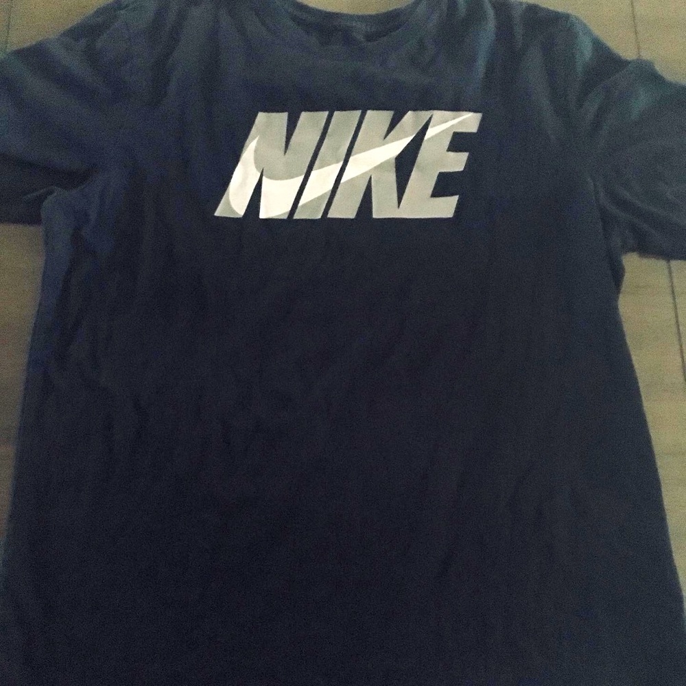 Nike size large in men athletic tee